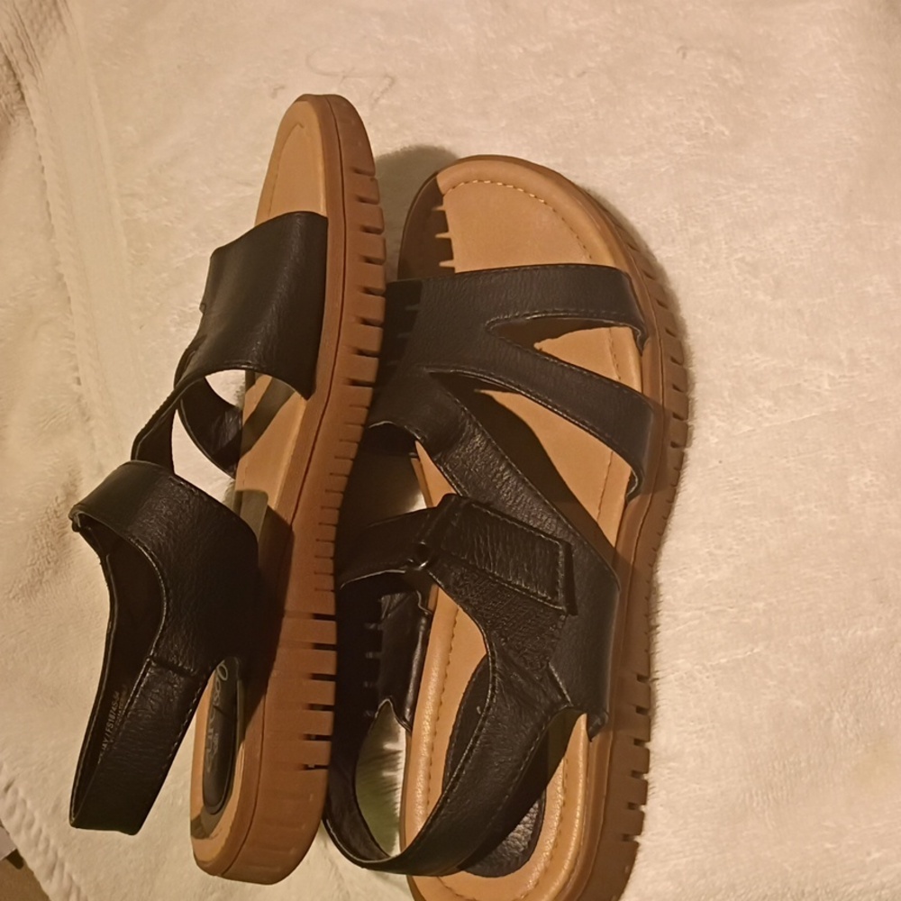 Eurosoft by Sofft Black Ceejay Faux Leather Flatform Comfort Sandal Size 7 M - Picture 3 of 8